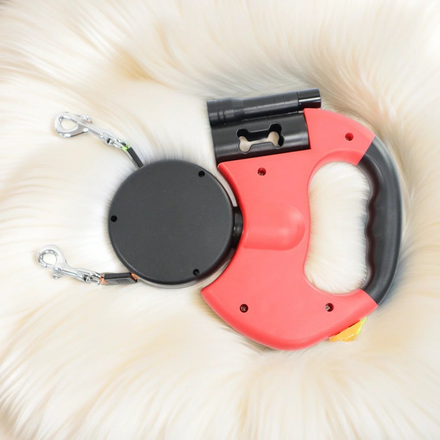 Dual retractable dog leash with led light